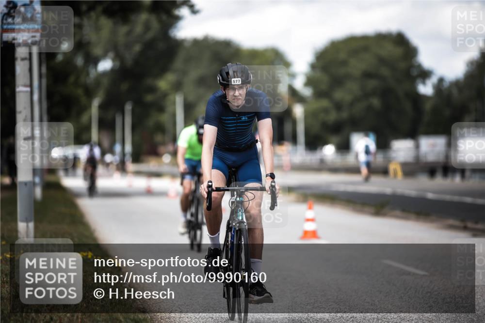 16.08.2026 - KN Förde Triathlon 2026 H.Heesch http://msf.ph/oto/9990160 16.08.2026 13:24:49 Radfahren 546, 561, 577 meine-sportfotos.de