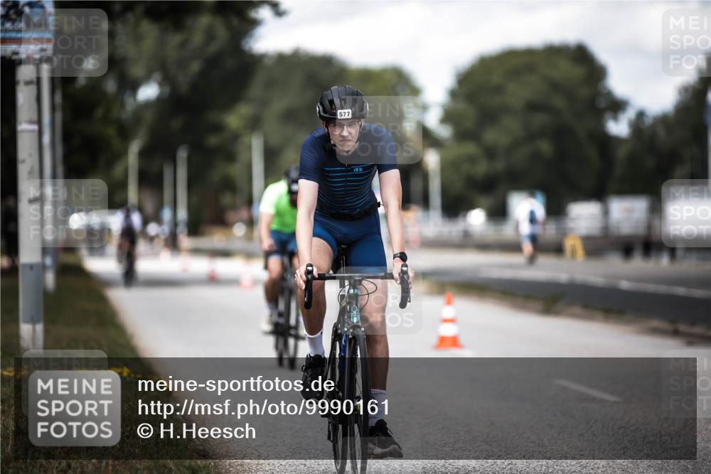 16.08.2026 - KN Förde Triathlon 2026 H.Heesch http://msf.ph/oto/9990161 16.08.2026 13:24:49 Radfahren 546, 561, 577 meine-sportfotos.de