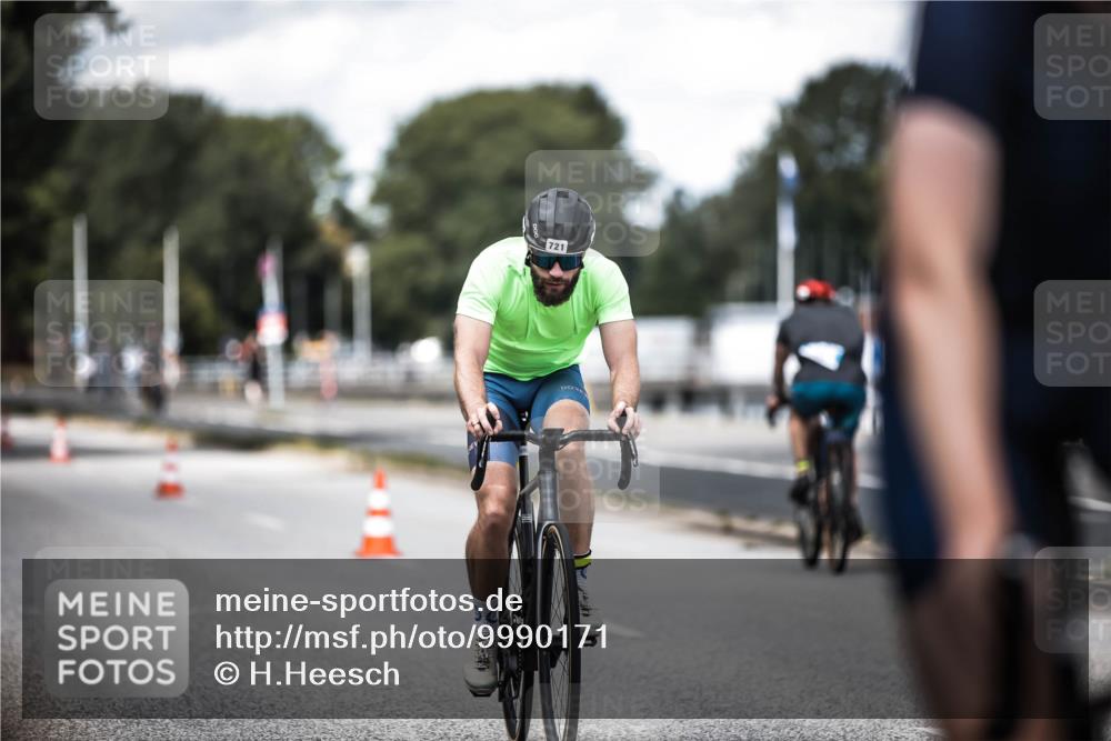 16.08.2026 - KN Förde Triathlon 2026 H.Heesch http://msf.ph/oto/9990171 16.08.2026 13:24:51 Radfahren 546, 561, 577 meine-sportfotos.de