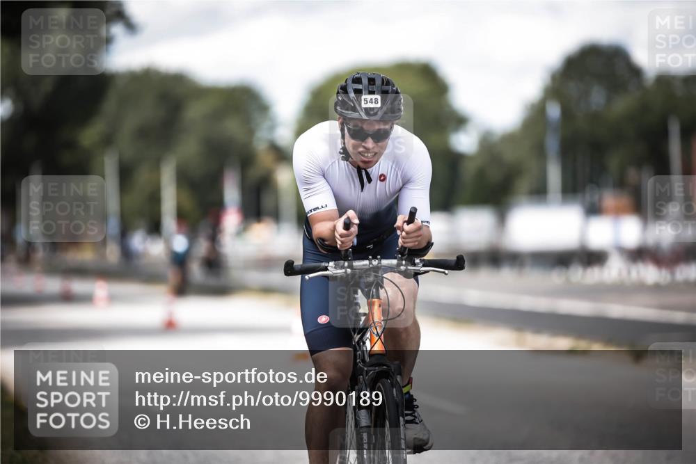 16.08.2026 - KN Förde Triathlon 2026 H.Heesch http://msf.ph/oto/9990189 16.08.2026 13:24:56 Radfahren 546, 561 meine-sportfotos.de