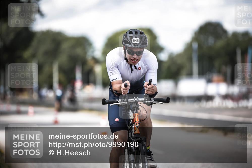 16.08.2026 - KN Förde Triathlon 2026 H.Heesch http://msf.ph/oto/9990190 16.08.2026 13:24:56 Radfahren 546, 561 meine-sportfotos.de
