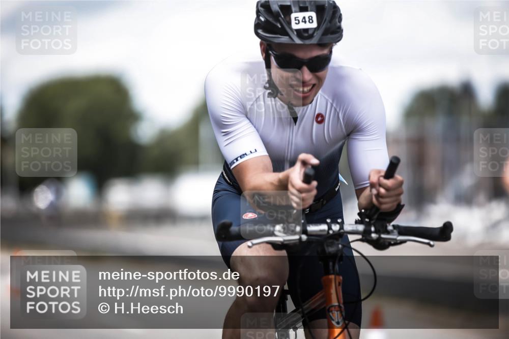 16.08.2026 - KN Förde Triathlon 2026 H.Heesch http://msf.ph/oto/9990197 16.08.2026 13:24:57 Radfahren 546, 561 meine-sportfotos.de