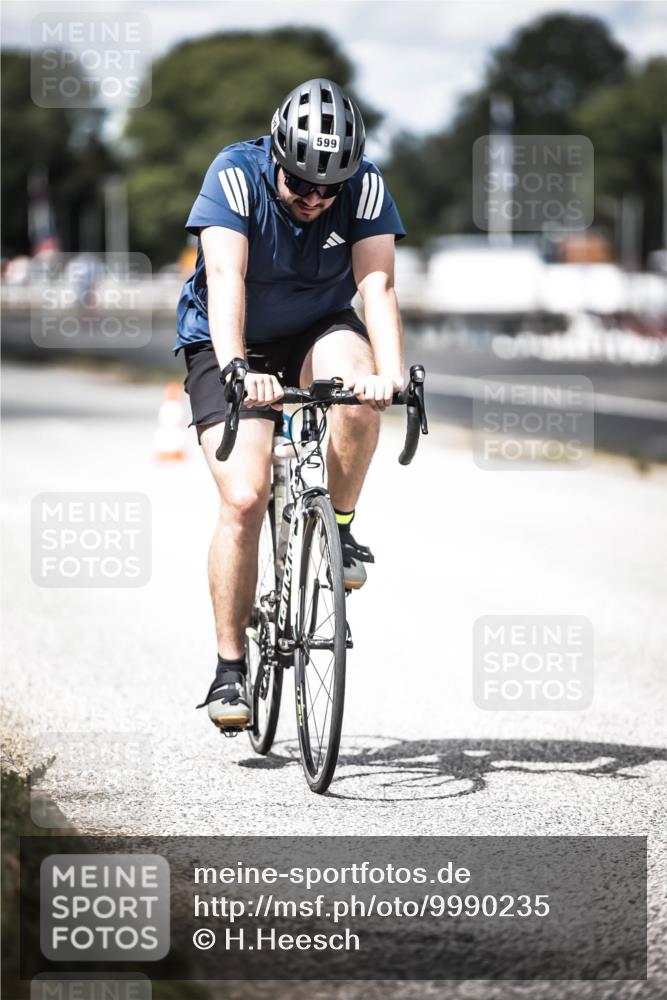 16.08.2026 - KN Förde Triathlon 2026 H.Heesch http://msf.ph/oto/9990235 16.08.2026 13:25:15 Radfahren 196, 599 meine-sportfotos.de