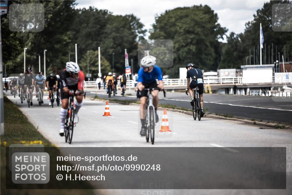 16.08.2026 - KN Förde Triathlon 2026 H.Heesch http://msf.ph/oto/9990248 16.08.2026 13:25:27 Radfahren 717, 734 meine-sportfotos.de