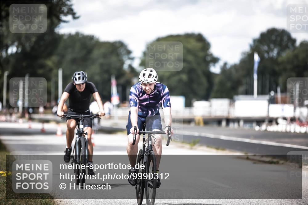 16.08.2026 - KN Förde Triathlon 2026 H.Heesch http://msf.ph/oto/9990312 16.08.2026 13:25:41 Radfahren 601, 711 meine-sportfotos.de