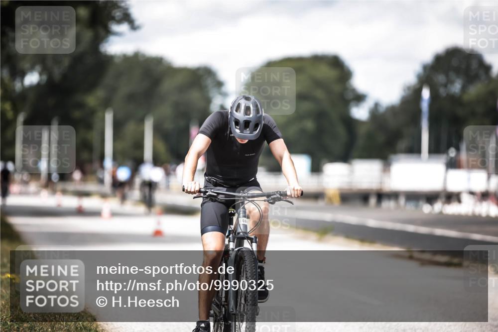 16.08.2026 - KN Förde Triathlon 2026 H.Heesch http://msf.ph/oto/9990325 16.08.2026 13:25:42 Radfahren 601, 711 meine-sportfotos.de