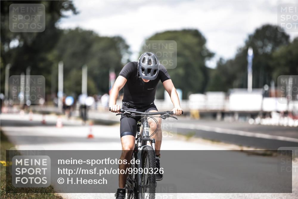 16.08.2026 - KN Förde Triathlon 2026 H.Heesch http://msf.ph/oto/9990326 16.08.2026 13:25:42 Radfahren 601, 711 meine-sportfotos.de