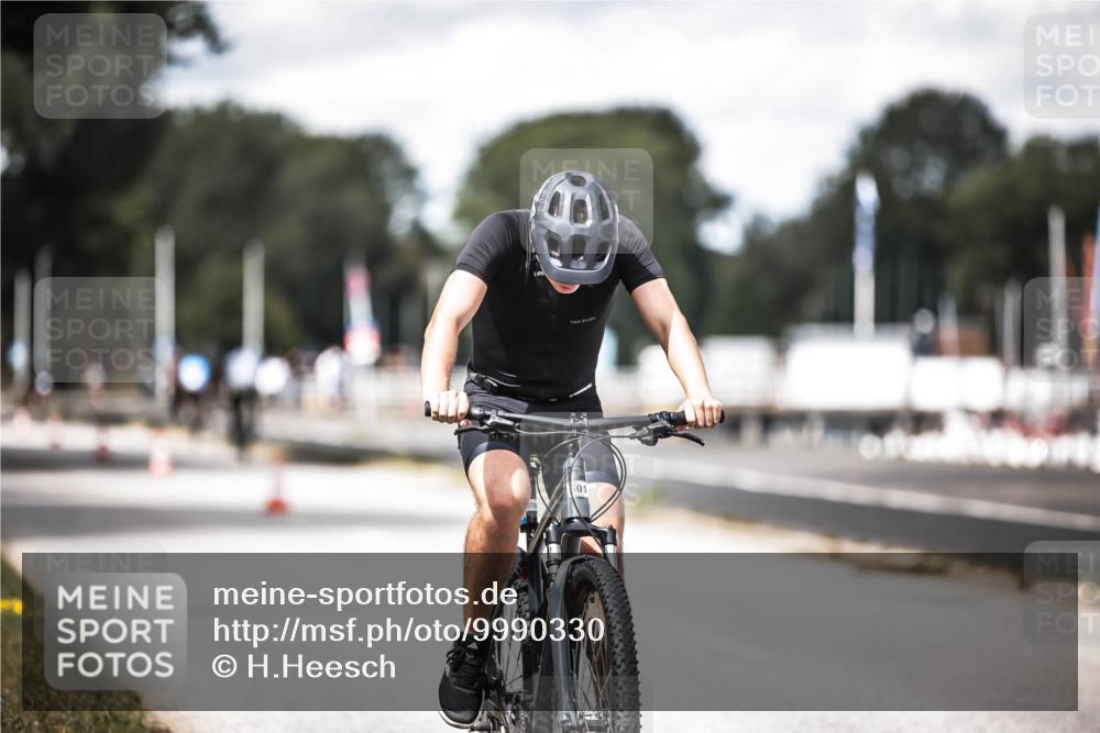 16.08.2026 - KN Förde Triathlon 2026 H.Heesch http://msf.ph/oto/9990330 16.08.2026 13:25:43 Radfahren 601, 711 meine-sportfotos.de