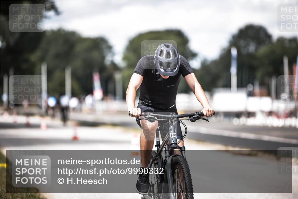 16.08.2026 - KN Förde Triathlon 2026 H.Heesch http://msf.ph/oto/9990332 16.08.2026 13:25:43 Radfahren 601, 711 meine-sportfotos.de