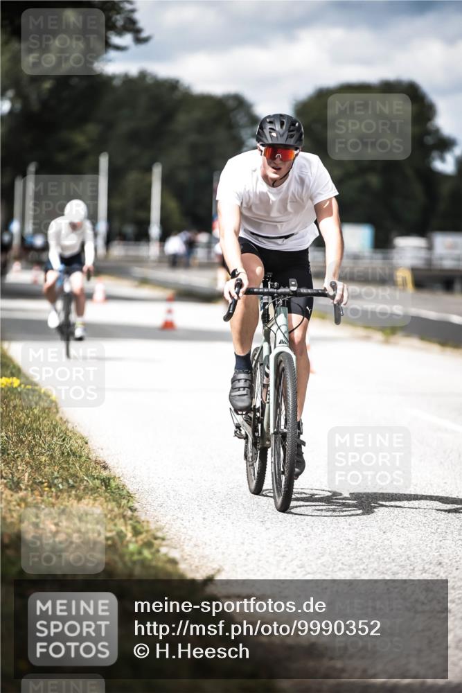 16.08.2026 - KN Förde Triathlon 2026 H.Heesch http://msf.ph/oto/9990352 16.08.2026 13:25:54 Radfahren 726 meine-sportfotos.de