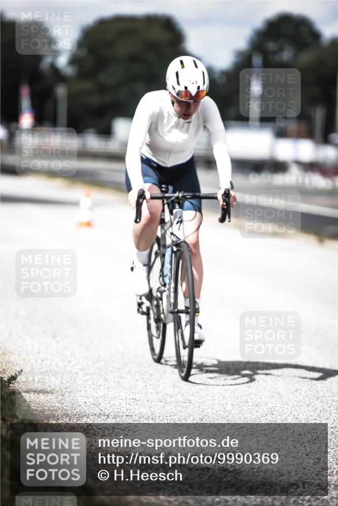 16.08.2026 - KN Förde Triathlon 2026 H.Heesch http://msf.ph/oto/9990369 16.08.2026 13:25:57 Radfahren 726 meine-sportfotos.de