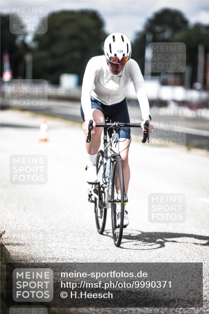 16.08.2026 - KN Förde Triathlon 2026 H.Heesch http://msf.ph/oto/9990371 16.08.2026 13:25:57 Radfahren 726 meine-sportfotos.de