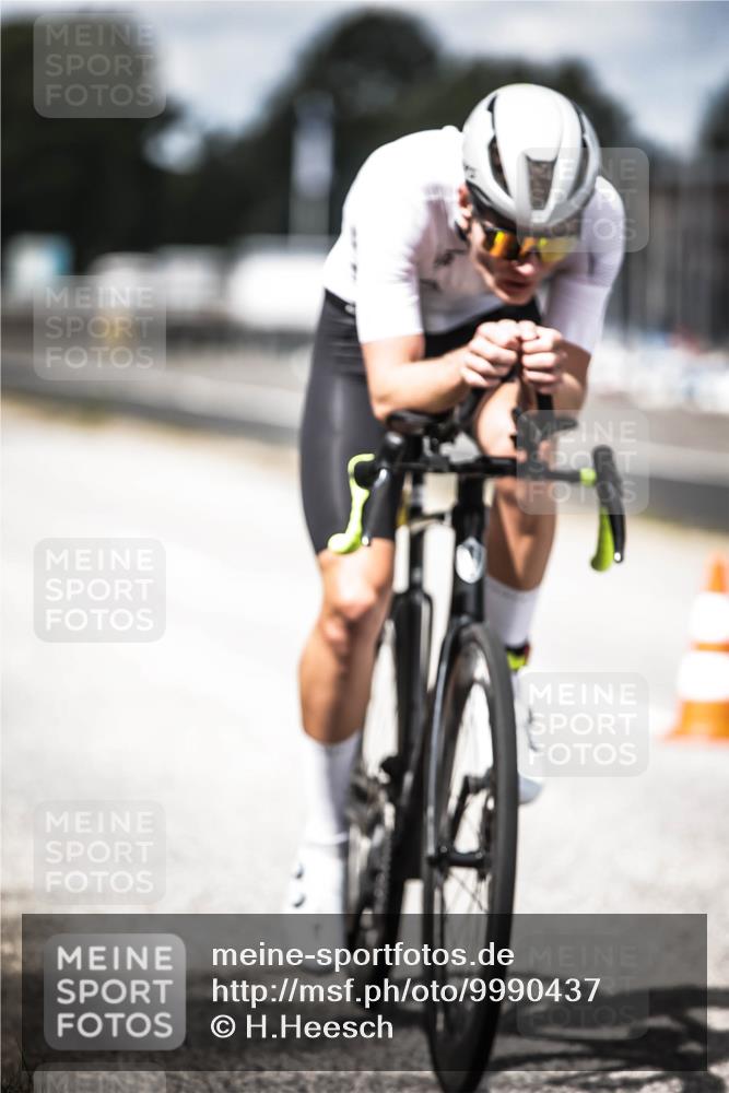 16.08.2026 - KN Förde Triathlon 2026 H.Heesch http://msf.ph/oto/9990437 16.08.2026 13:26:10 Radfahren  meine-sportfotos.de
