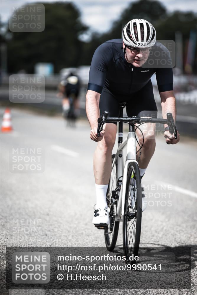 16.08.2026 - KN Förde Triathlon 2026 H.Heesch http://msf.ph/oto/9990541 16.08.2026 13:26:39 Radfahren 566, 715, 742 meine-sportfotos.de