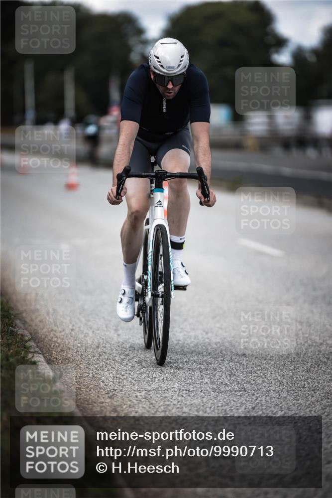 16.08.2026 - KN Förde Triathlon 2026 H.Heesch http://msf.ph/oto/9990713 16.08.2026 13:29:04 Radfahren  meine-sportfotos.de