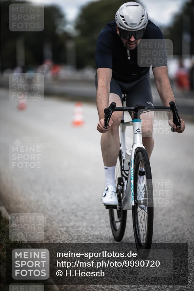 16.08.2026 - KN Förde Triathlon 2026 H.Heesch http://msf.ph/oto/9990720 16.08.2026 13:29:04 Radfahren  meine-sportfotos.de