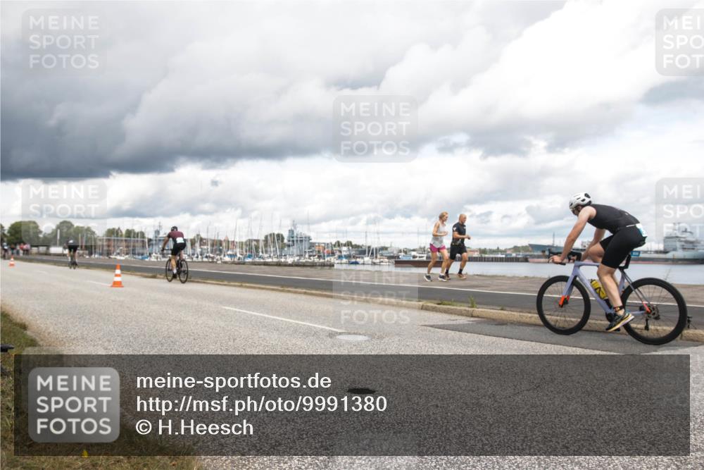 16.08.2026 - KN Förde Triathlon 2026 H.Heesch http://msf.ph/oto/9991380 16.08.2026 13:13:57 Radfahren 511, 535, 731 meine-sportfotos.de