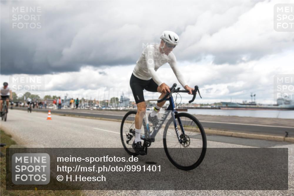 16.08.2026 - KN Förde Triathlon 2026 H.Heesch http://msf.ph/oto/9991401 16.08.2026 13:14:40 Radfahren 528, 533, 724, 726, 739 meine-sportfotos.de