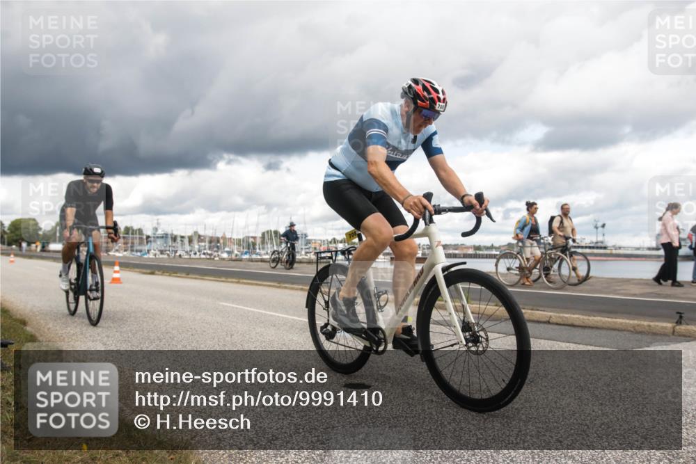 16.08.2026 - KN Förde Triathlon 2026 H.Heesch http://msf.ph/oto/9991410 16.08.2026 13:15:22 Radfahren 531, 575, 708, 711 meine-sportfotos.de