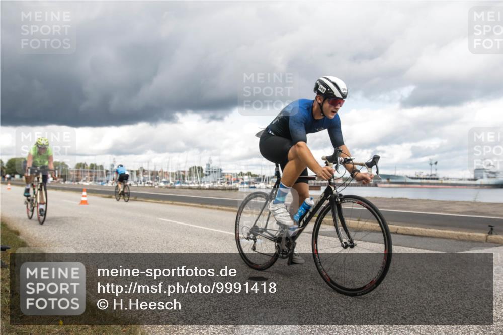 16.08.2026 - KN Förde Triathlon 2026 H.Heesch http://msf.ph/oto/9991418 16.08.2026 13:15:50 Radfahren 569, 587, 606, 742 meine-sportfotos.de