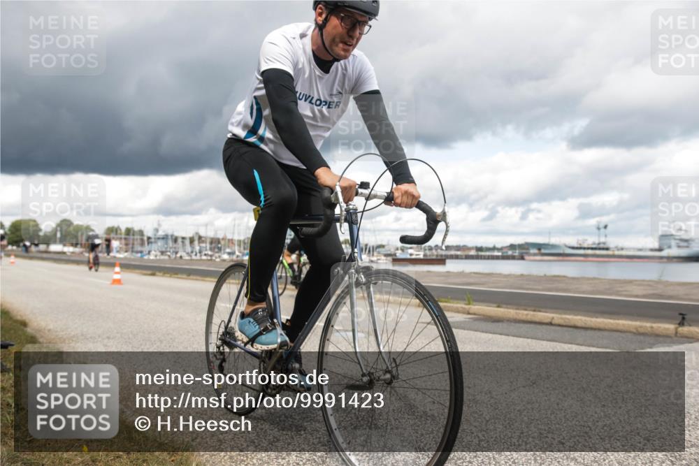 16.08.2026 - KN Förde Triathlon 2026 H.Heesch http://msf.ph/oto/9991423 16.08.2026 13:16:04 Radfahren 517, 525, 571, 734 meine-sportfotos.de