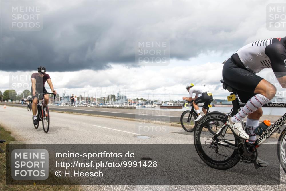 16.08.2026 - KN Förde Triathlon 2026 H.Heesch http://msf.ph/oto/9991428 16.08.2026 13:16:18 Radfahren 519, 520, 535, 552, 567, 585, 715, 717, 727, 732 meine-sportfotos.de