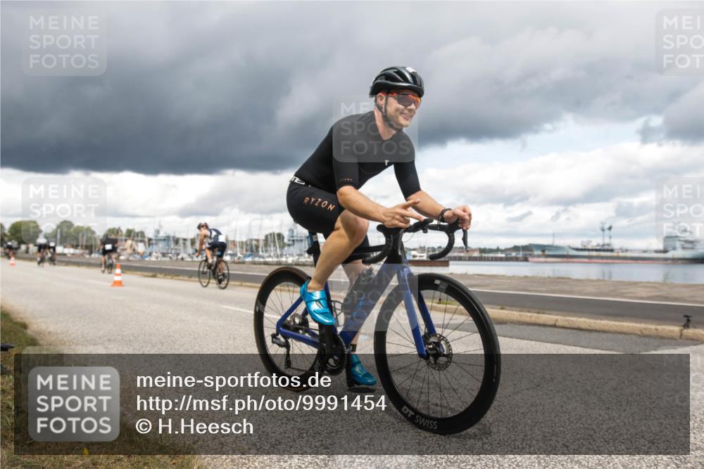 16.08.2026 - KN Förde Triathlon 2026 H.Heesch http://msf.ph/oto/9991454 16.08.2026 13:17:16 Radfahren 707, 743 meine-sportfotos.de