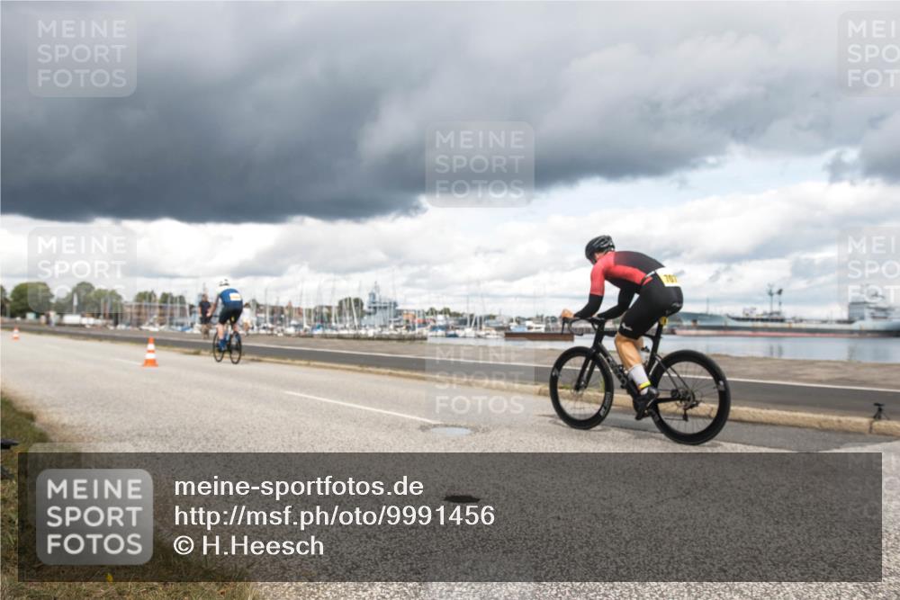 16.08.2026 - KN Förde Triathlon 2026 H.Heesch http://msf.ph/oto/9991456 16.08.2026 13:17:24 Radfahren 591, 605, 709 meine-sportfotos.de