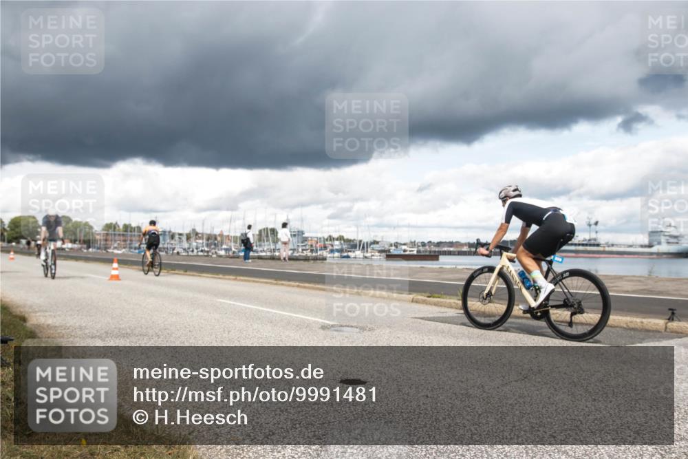 16.08.2026 - KN Förde Triathlon 2026 H.Heesch http://msf.ph/oto/9991481 16.08.2026 13:18:47 Radfahren 566, 597, 603, 609, 715, 718 meine-sportfotos.de