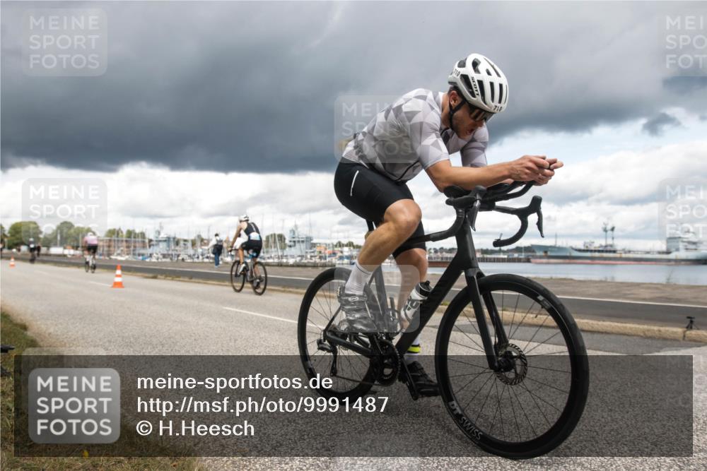 16.08.2026 - KN Förde Triathlon 2026 H.Heesch http://msf.ph/oto/9991487 16.08.2026 13:18:52 Radfahren 565, 704, 719, 725 meine-sportfotos.de