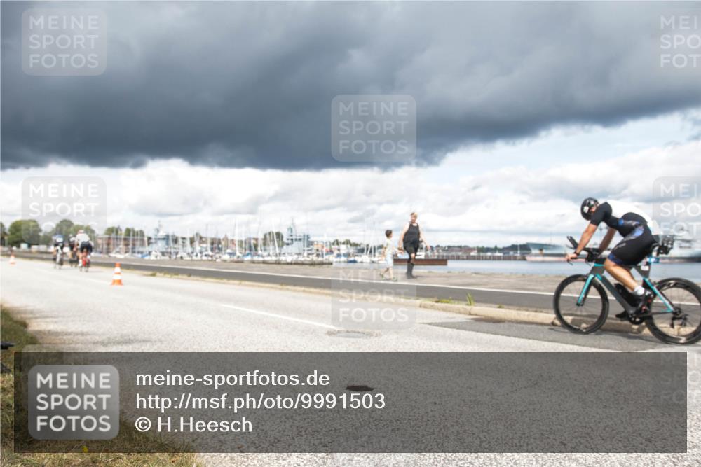 16.08.2026 - KN Förde Triathlon 2026 H.Heesch http://msf.ph/oto/9991503 16.08.2026 13:19:39 Radfahren 586, 743 meine-sportfotos.de