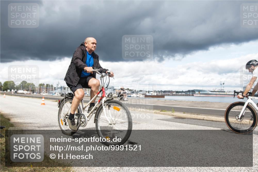 16.08.2026 - KN Förde Triathlon 2026 H.Heesch http://msf.ph/oto/9991521 16.08.2026 13:20:20 Radfahren 549, 584 meine-sportfotos.de