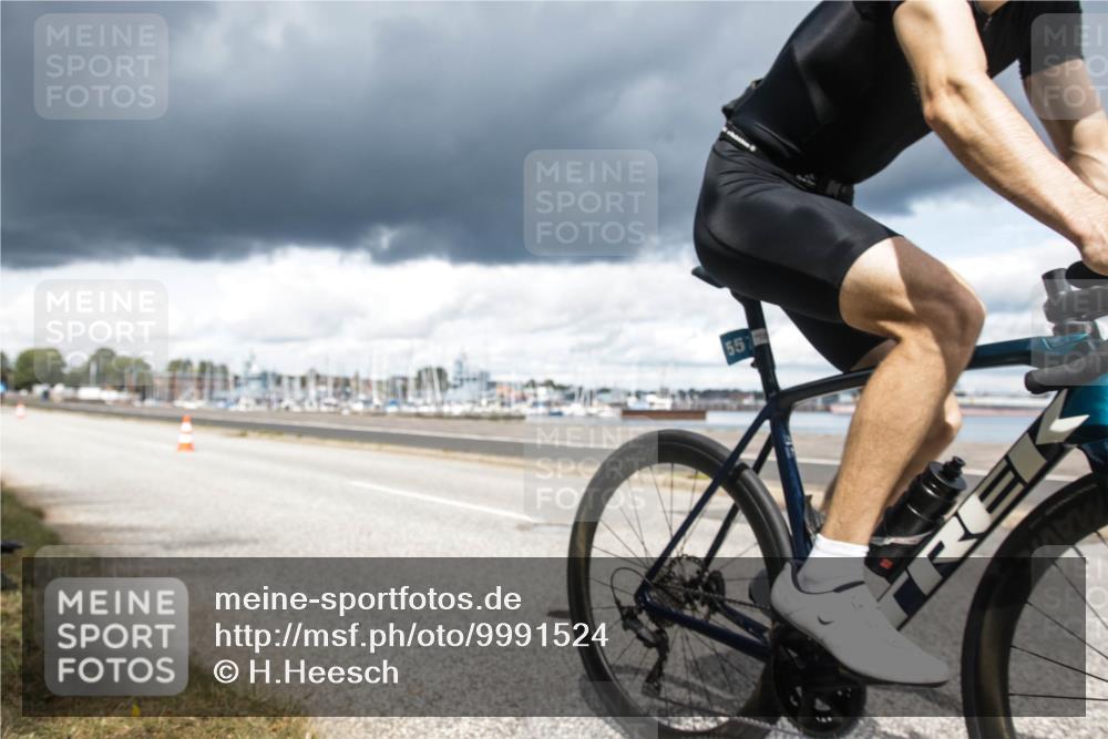 16.08.2026 - KN Förde Triathlon 2026 H.Heesch http://msf.ph/oto/9991524 16.08.2026 13:20:29 Radfahren 556, 588 meine-sportfotos.de