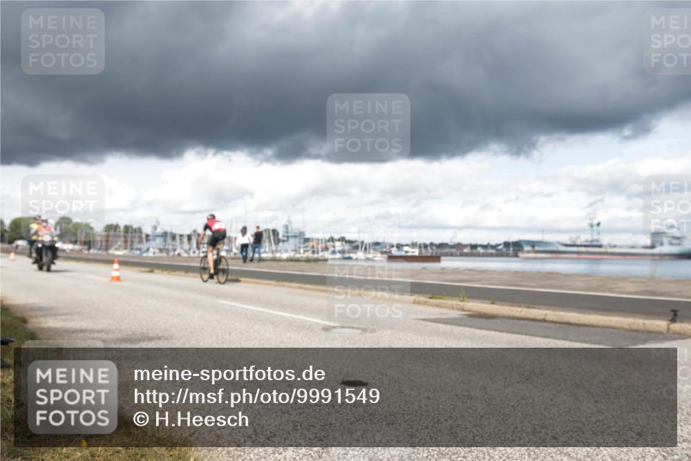 16.08.2026 - KN Förde Triathlon 2026 H.Heesch http://msf.ph/oto/9991549 16.08.2026 13:21:45 Radfahren 595, 704, 705, 730 meine-sportfotos.de