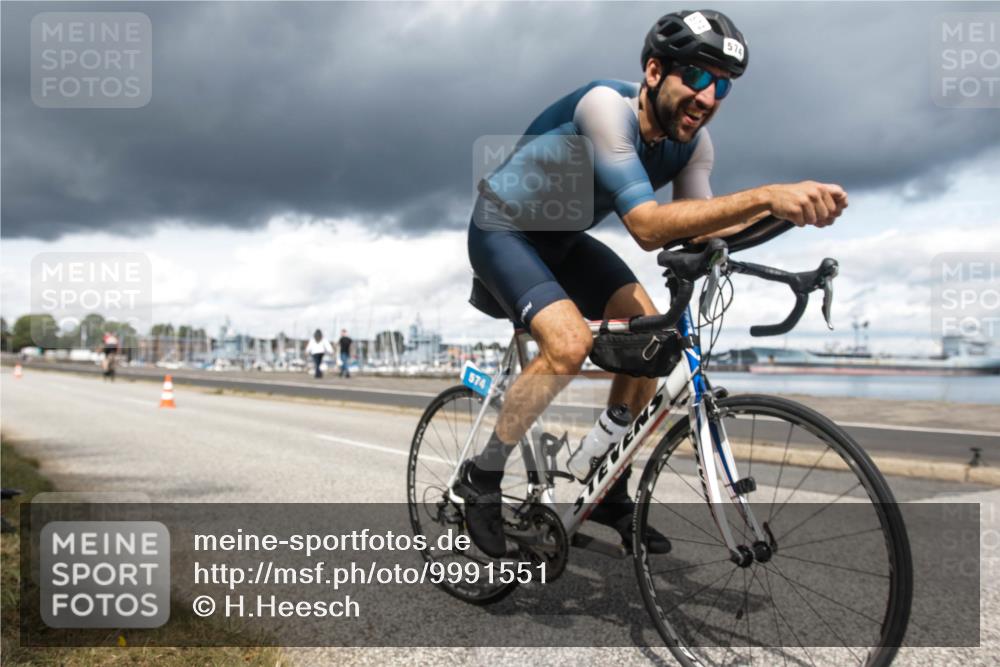 16.08.2026 - KN Förde Triathlon 2026 H.Heesch http://msf.ph/oto/9991551 16.08.2026 13:21:47 Radfahren 555, 705, 730 meine-sportfotos.de