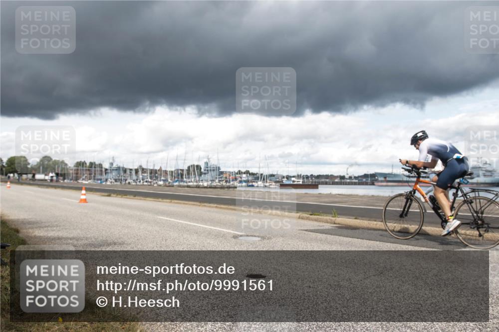 16.08.2026 - KN Förde Triathlon 2026 H.Heesch http://msf.ph/oto/9991561 16.08.2026 13:22:25 Radfahren 599 meine-sportfotos.de