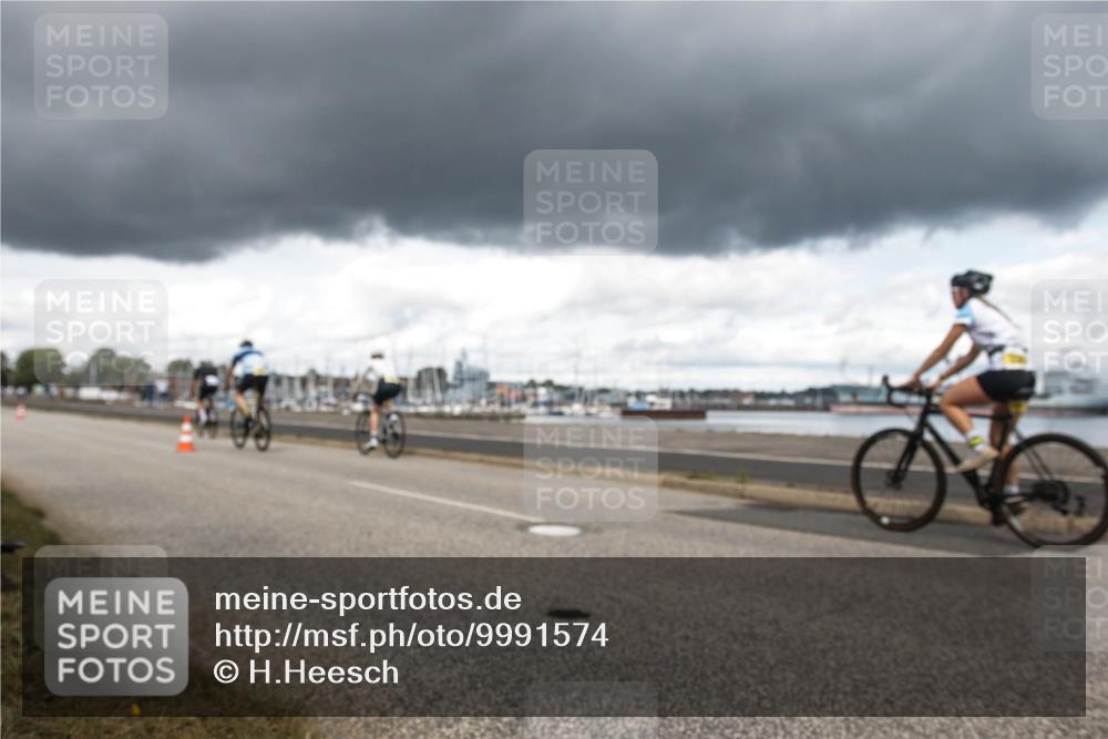 16.08.2026 - KN Förde Triathlon 2026 H.Heesch http://msf.ph/oto/9991574 16.08.2026 13:23:17 Radfahren 533, 569, 587, 611, 727 meine-sportfotos.de