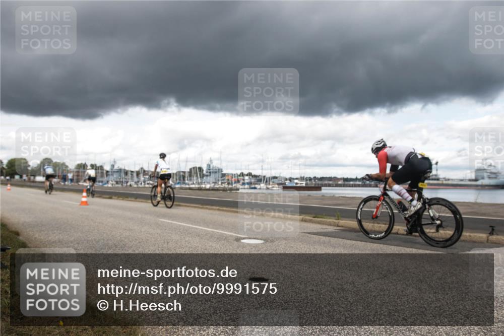 16.08.2026 - KN Förde Triathlon 2026 H.Heesch http://msf.ph/oto/9991575 16.08.2026 13:23:18 Radfahren 533, 569, 571, 575, 587, 611 meine-sportfotos.de