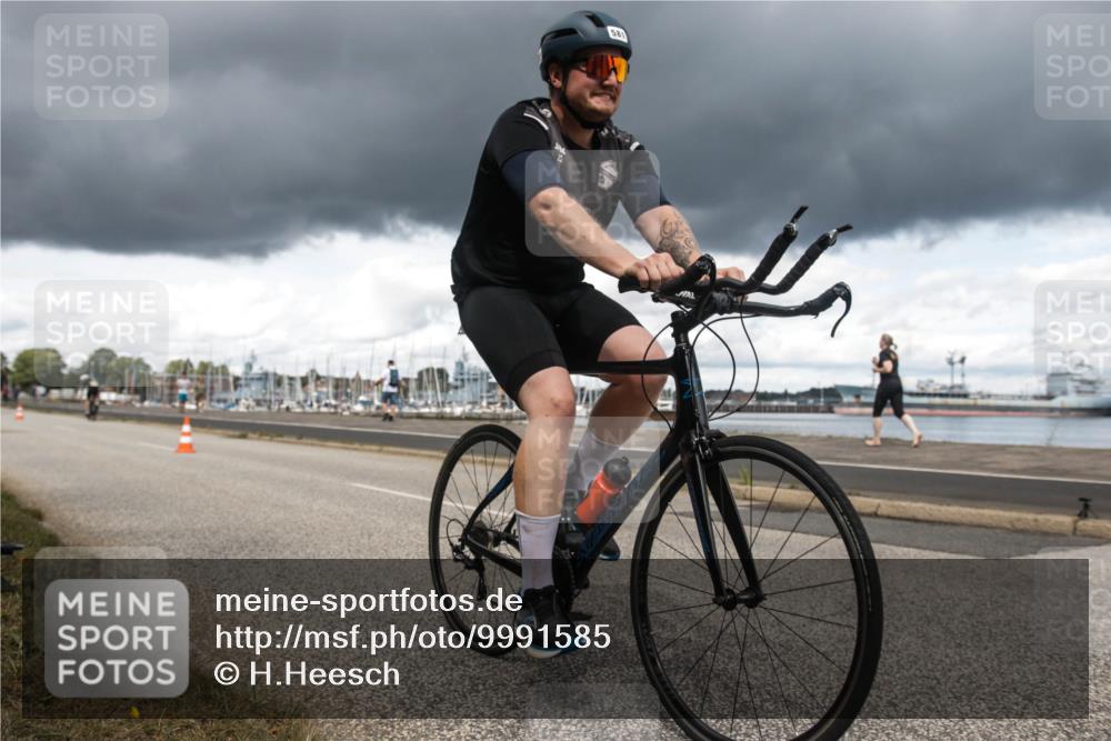 16.08.2026 - KN Förde Triathlon 2026 H.Heesch http://msf.ph/oto/9991585 16.08.2026 13:23:50 Radfahren 517, 535, 545, 578, 581, 589, 729, 746 meine-sportfotos.de