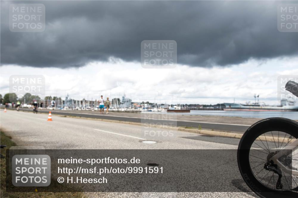16.08.2026 - KN Förde Triathlon 2026 H.Heesch http://msf.ph/oto/9991591 16.08.2026 13:24:07 Radfahren 572 meine-sportfotos.de