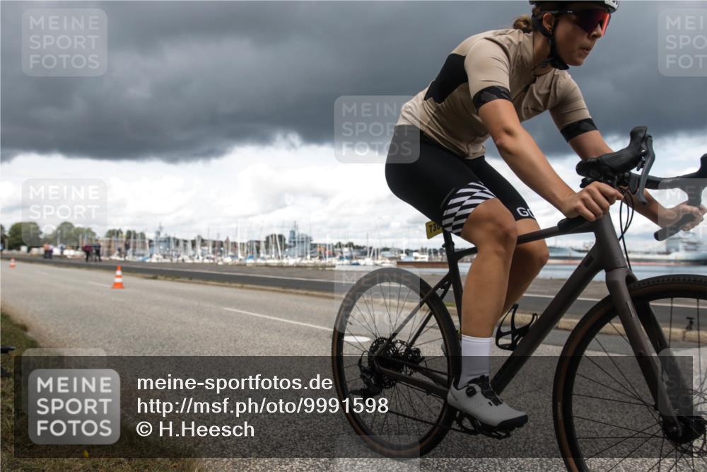 16.08.2026 - KN Förde Triathlon 2026 H.Heesch http://msf.ph/oto/9991598 16.08.2026 13:24:29 Radfahren 595, 730, 738 meine-sportfotos.de