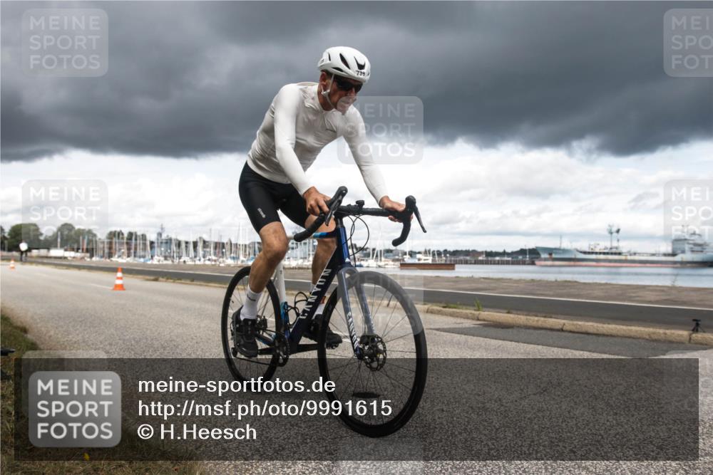 16.08.2026 - KN Förde Triathlon 2026 H.Heesch http://msf.ph/oto/9991615 16.08.2026 13:25:37 Radfahren 739 meine-sportfotos.de