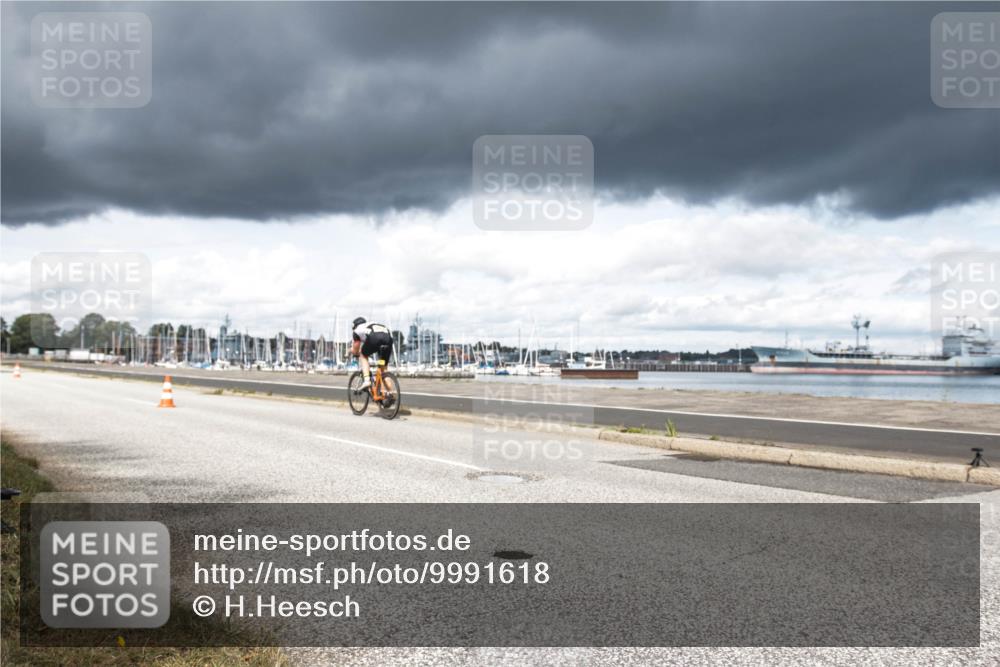 16.08.2026 - KN Förde Triathlon 2026 H.Heesch http://msf.ph/oto/9991618 16.08.2026 13:25:47 Radfahren  meine-sportfotos.de