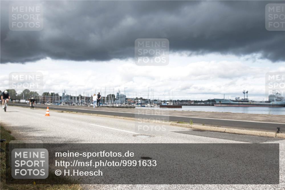 16.08.2026 - KN Förde Triathlon 2026 H.Heesch http://msf.ph/oto/9991633 16.08.2026 13:26:39 Radfahren 566, 715, 742 meine-sportfotos.de