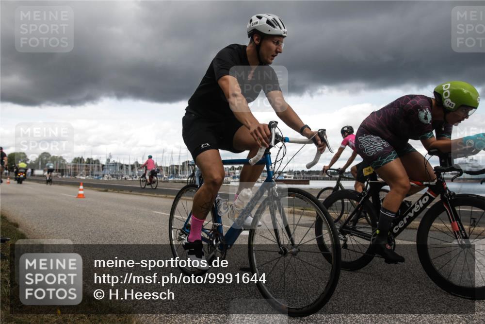 16.08.2026 - KN Förde Triathlon 2026 H.Heesch http://msf.ph/oto/9991644 16.08.2026 13:27:29 Radfahren 579, 606 meine-sportfotos.de