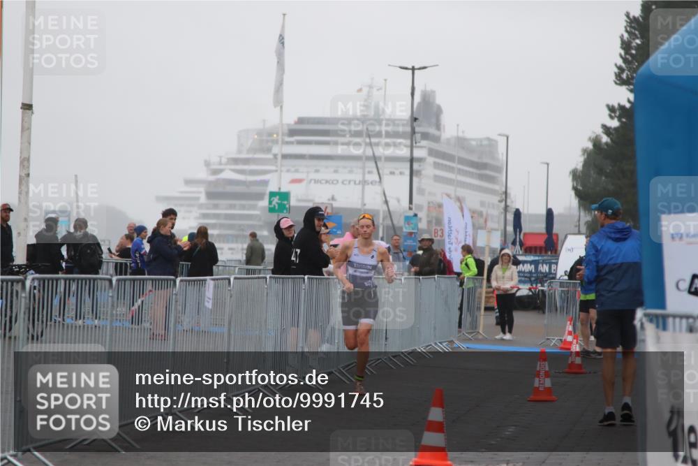16.08.2026 - KN Förde Triathlon 2026 Markus Tischler http://msf.ph/oto/9991745 16.08.2026 09:50:14 Ziel  meine-sportfotos.de
