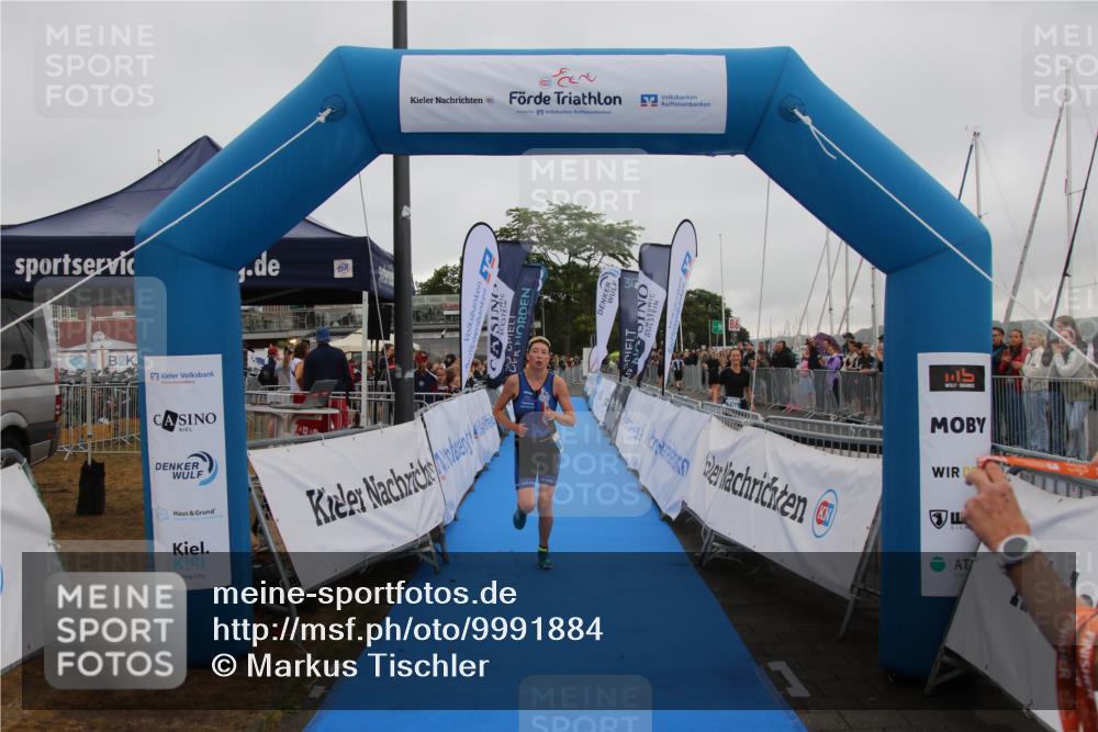16.08.2026 - KN Förde Triathlon 2026 Markus Tischler http://msf.ph/oto/9991884 16.08.2026 10:13:35 Ziel 105, 105 meine-sportfotos.de