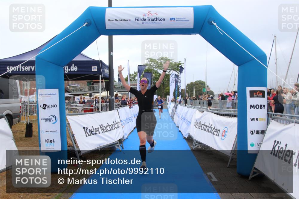16.08.2026 - KN Förde Triathlon 2026 Markus Tischler http://msf.ph/oto/9992110 16.08.2026 10:27:36 Ziel 121, 143, 121, 143 meine-sportfotos.de