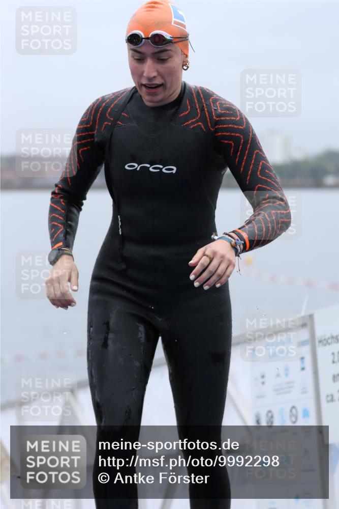 16.08.2026 - KN Förde Triathlon 2026 Antke Förster http://msf.ph/oto/9992298 16.08.2026 09:10:34 Schwimmen 107, 121, 110, 115 meine-sportfotos.de