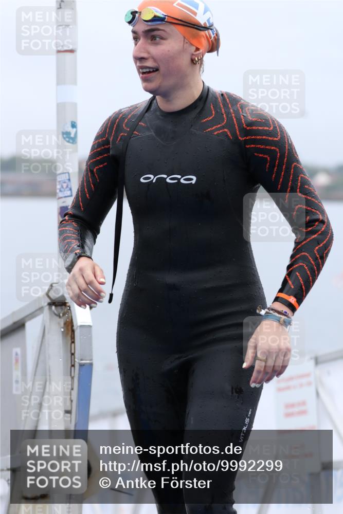 16.08.2026 - KN Förde Triathlon 2026 Antke Förster http://msf.ph/oto/9992299 16.08.2026 09:10:34 Schwimmen 107, 121, 110, 115 meine-sportfotos.de